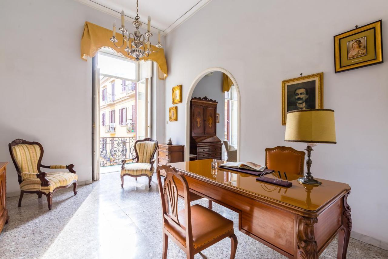 Rettifilo Family Apartment By Wonderful Italy เนเปิลส์ ภายนอก รูปภาพ