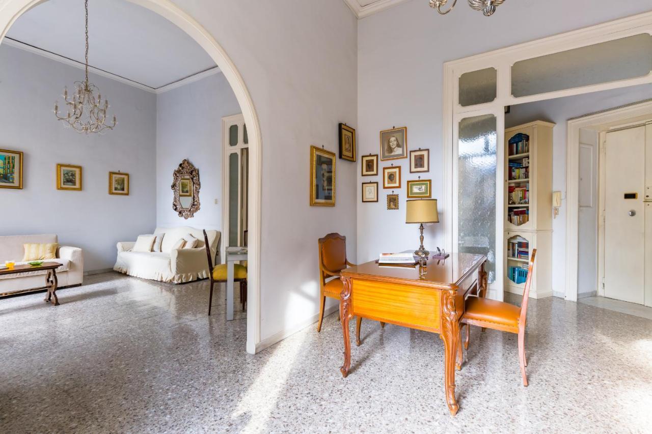 Rettifilo Family Apartment By Wonderful Italy เนเปิลส์ ภายนอก รูปภาพ