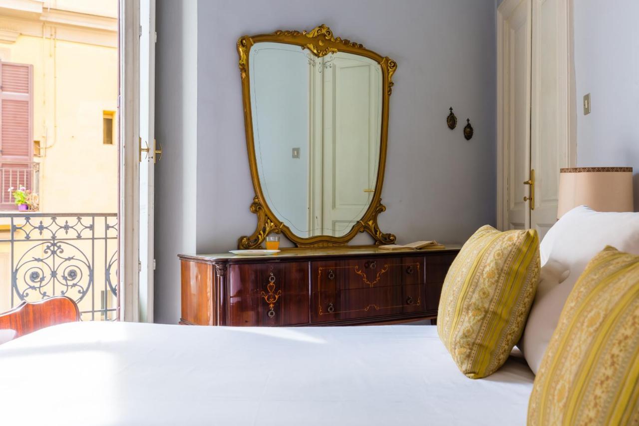 Rettifilo Family Apartment By Wonderful Italy เนเปิลส์ ภายนอก รูปภาพ