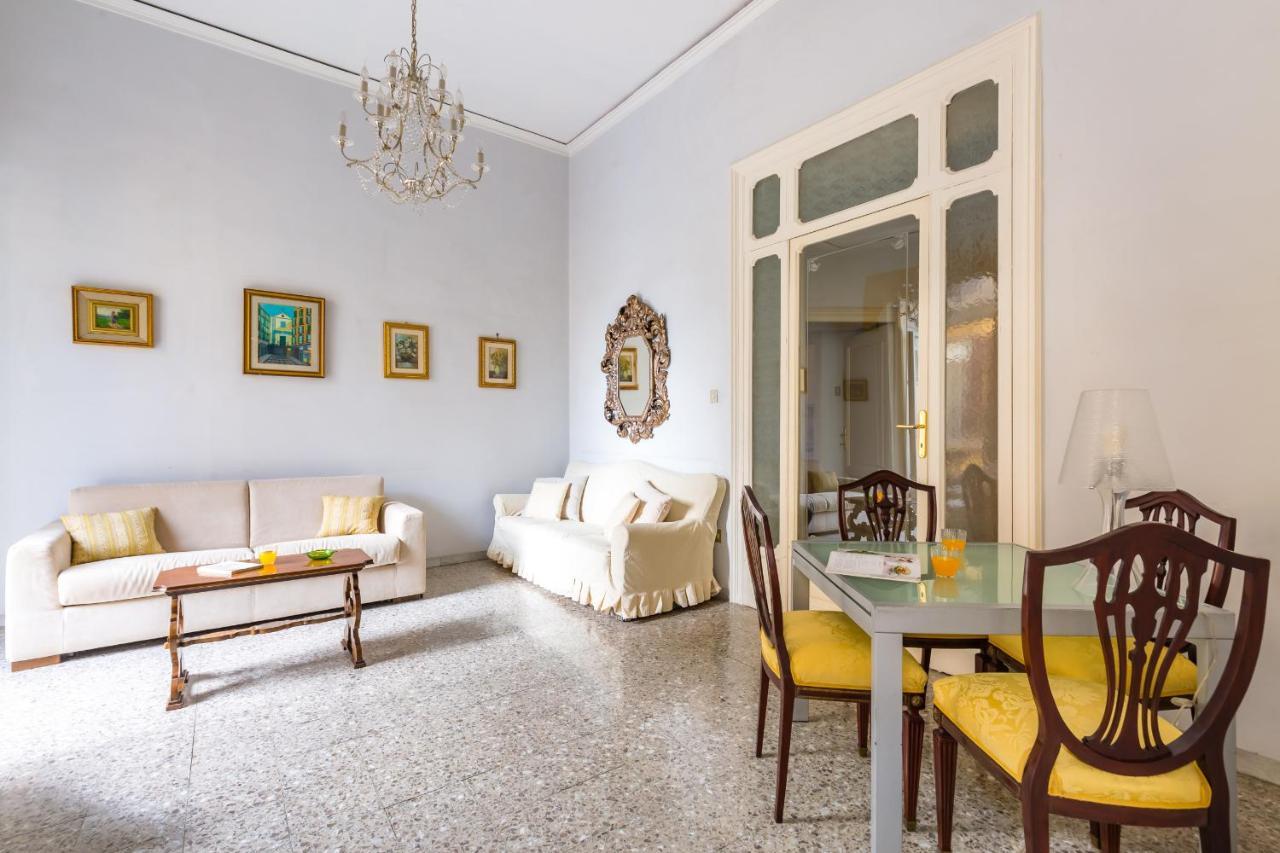 Rettifilo Family Apartment By Wonderful Italy เนเปิลส์ ภายนอก รูปภาพ
