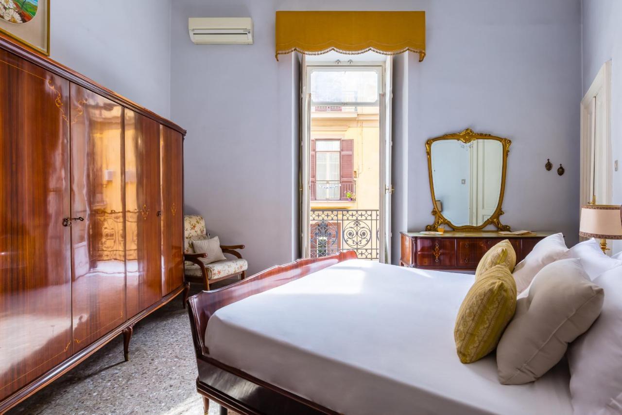 Rettifilo Family Apartment By Wonderful Italy เนเปิลส์ ภายนอก รูปภาพ